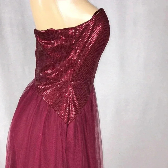 Trixxi Size 11 Burgundy Sequence Strapless Evening Gown. New With Tags - Picture 5 of 8